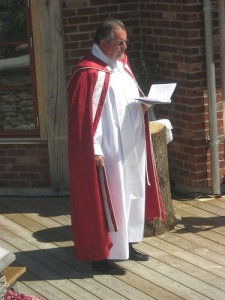 Hovpredikanten Peter Bratthammar gjorde nationaldagen stilfull och högtidlig.